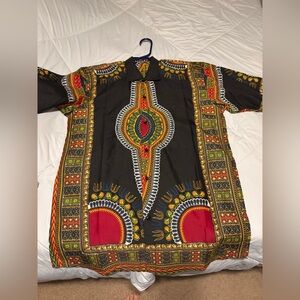 Unique Men’s Long-Sleeve Collared Shirt